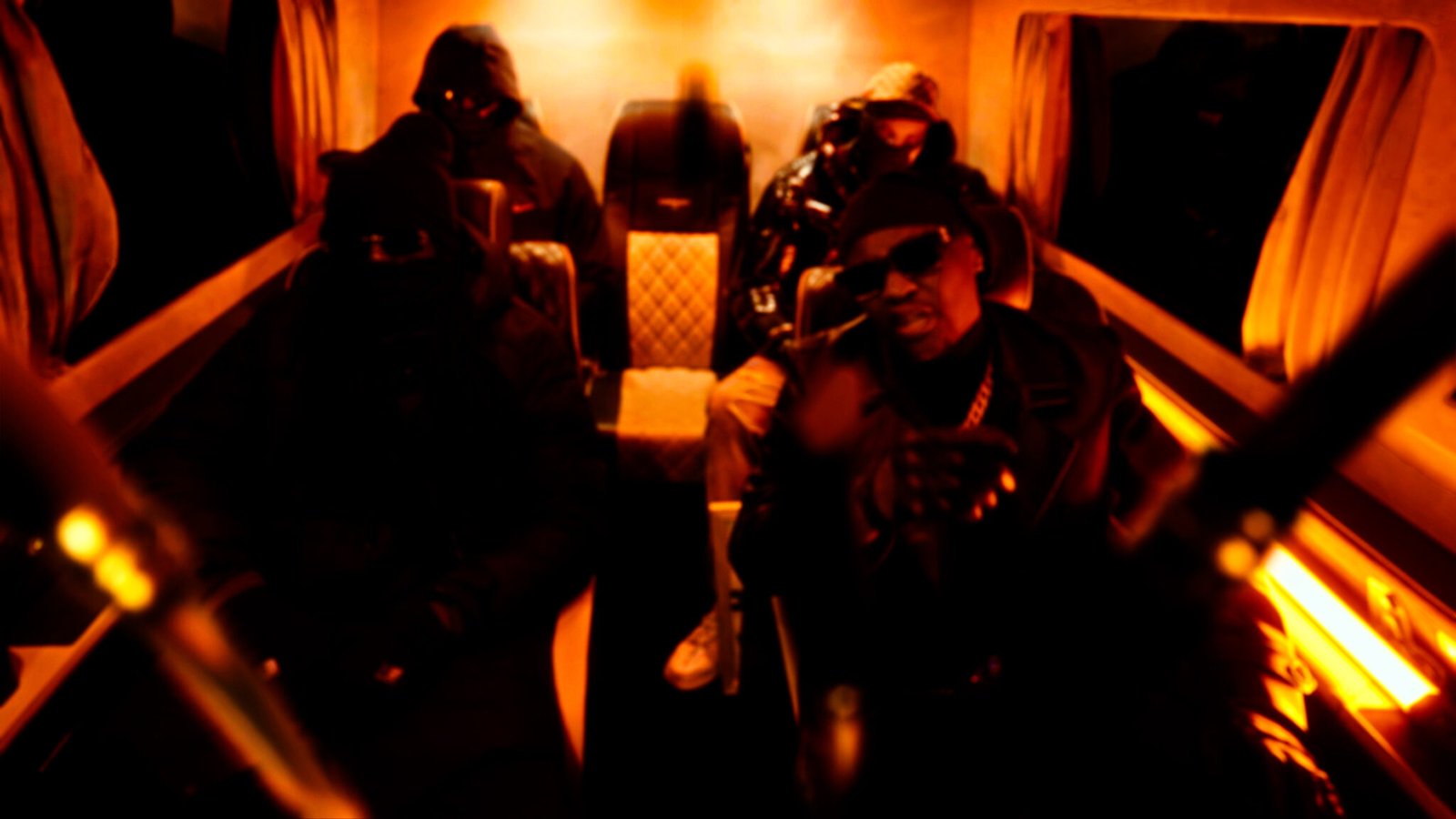 CLIP_V4.00_00_41_19.Still008