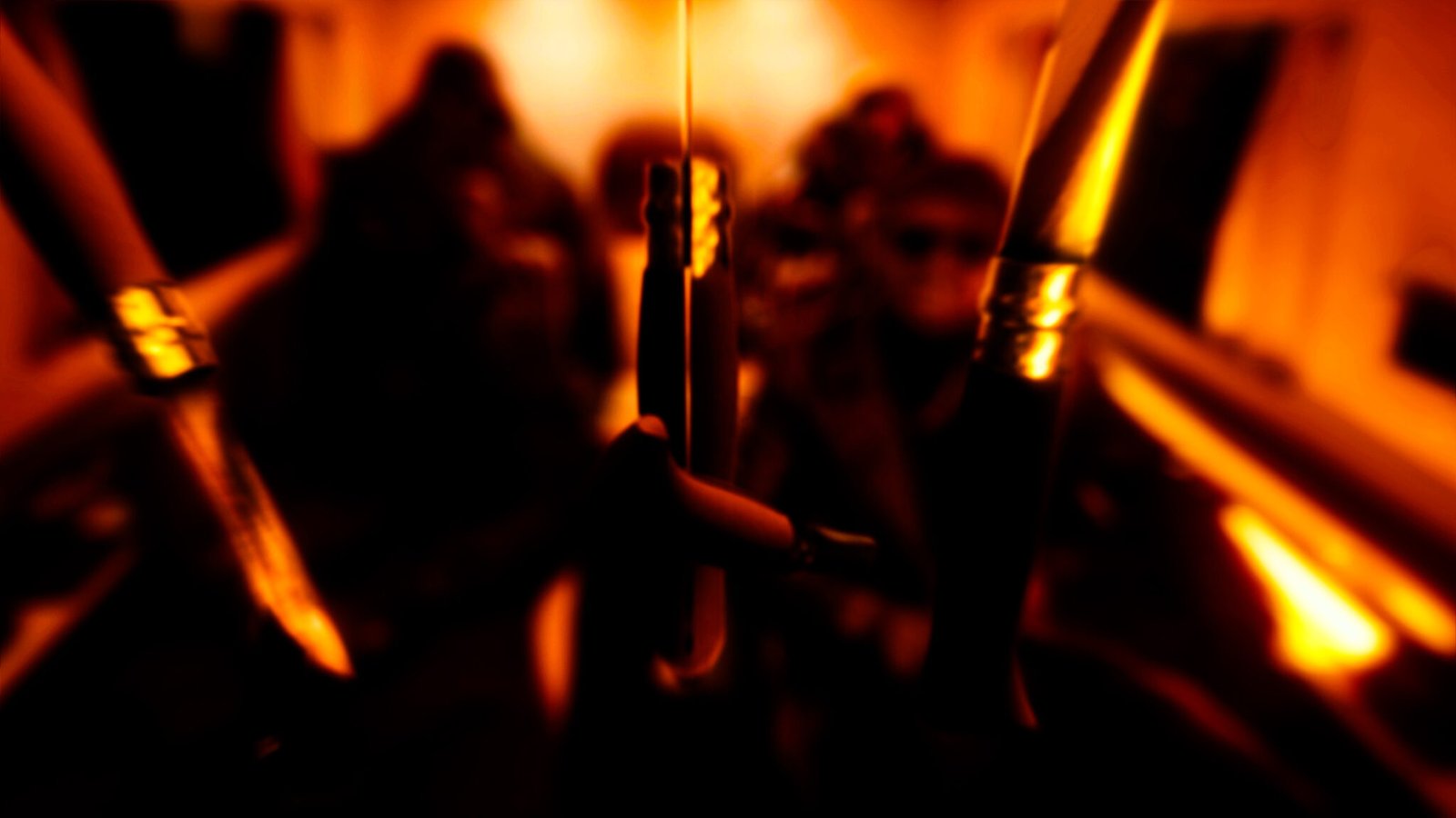 CLIP_V4.00_00_42_13.Still007