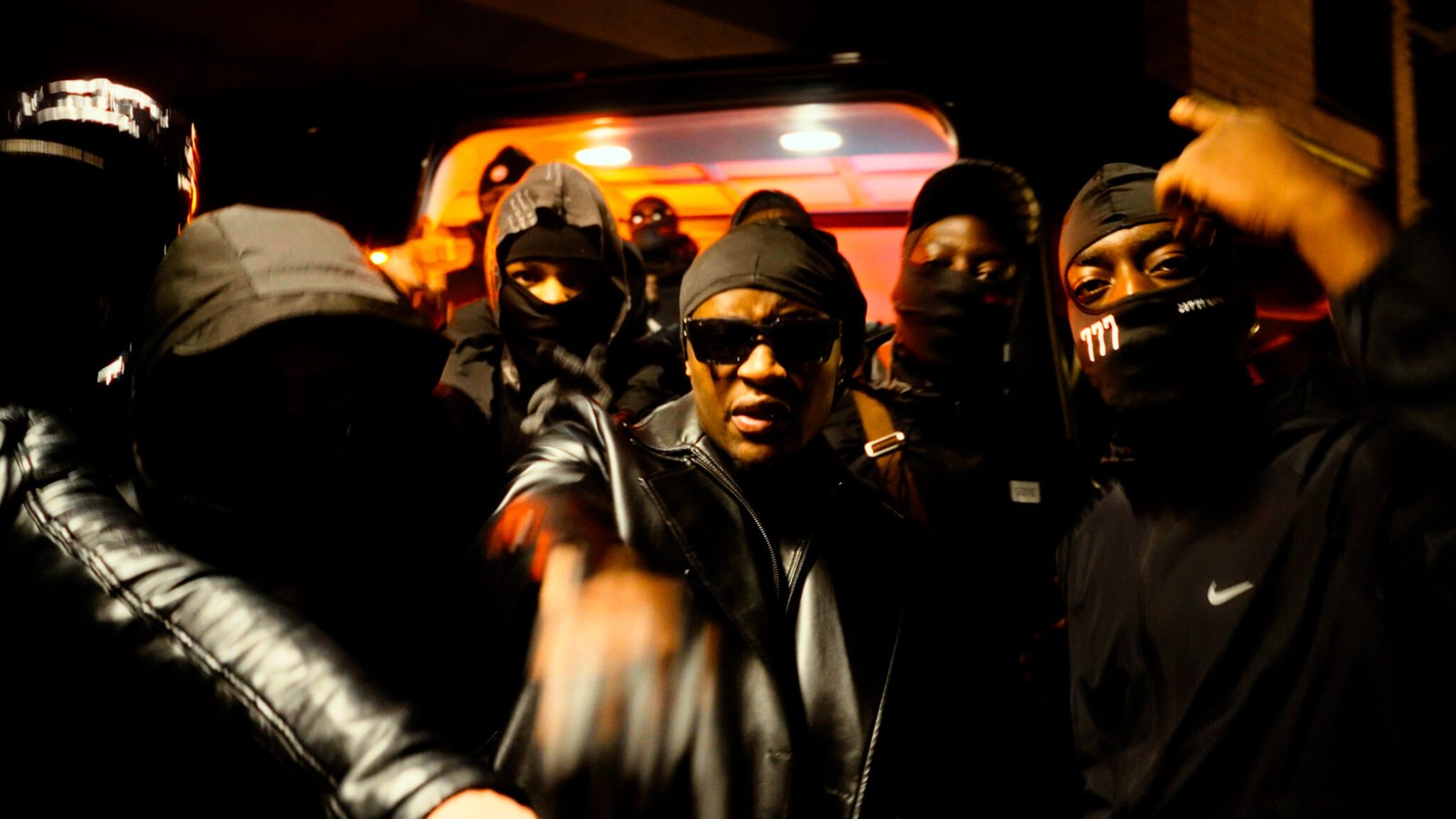 CLIP_V4.00_01_06_03.Still011