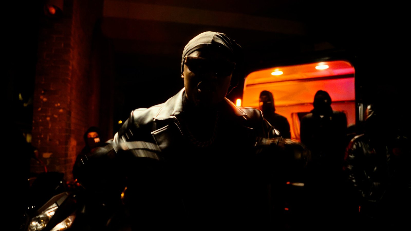 CLIP_V4.00_01_12_19.Still012