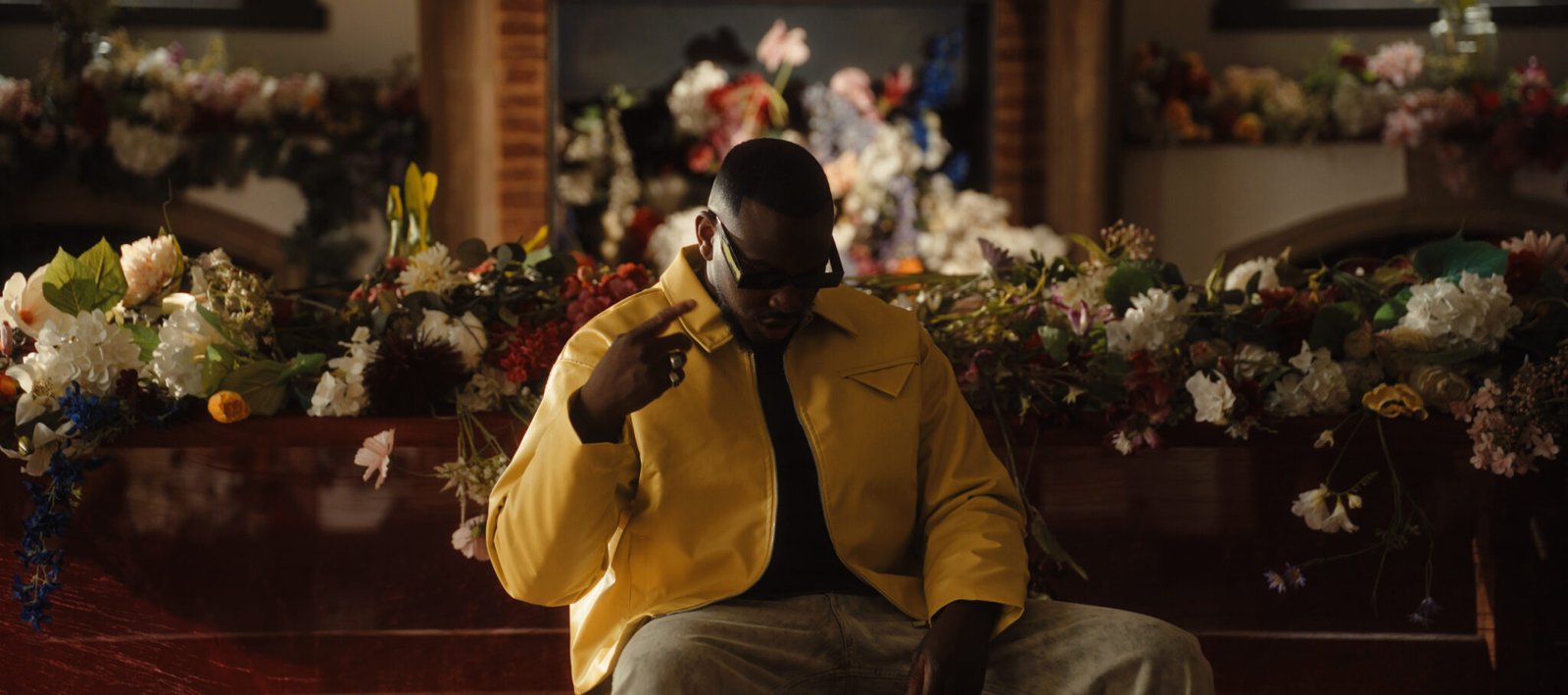 MONTAGE 2.00_01_40_15.Still010