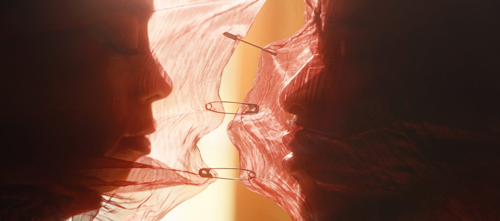 MONTAGE 2.00_01_43_06.Still011