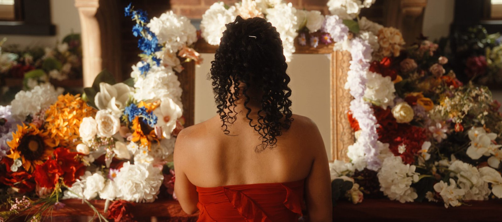 MONTAGE 2.00_02_04_10.Still015