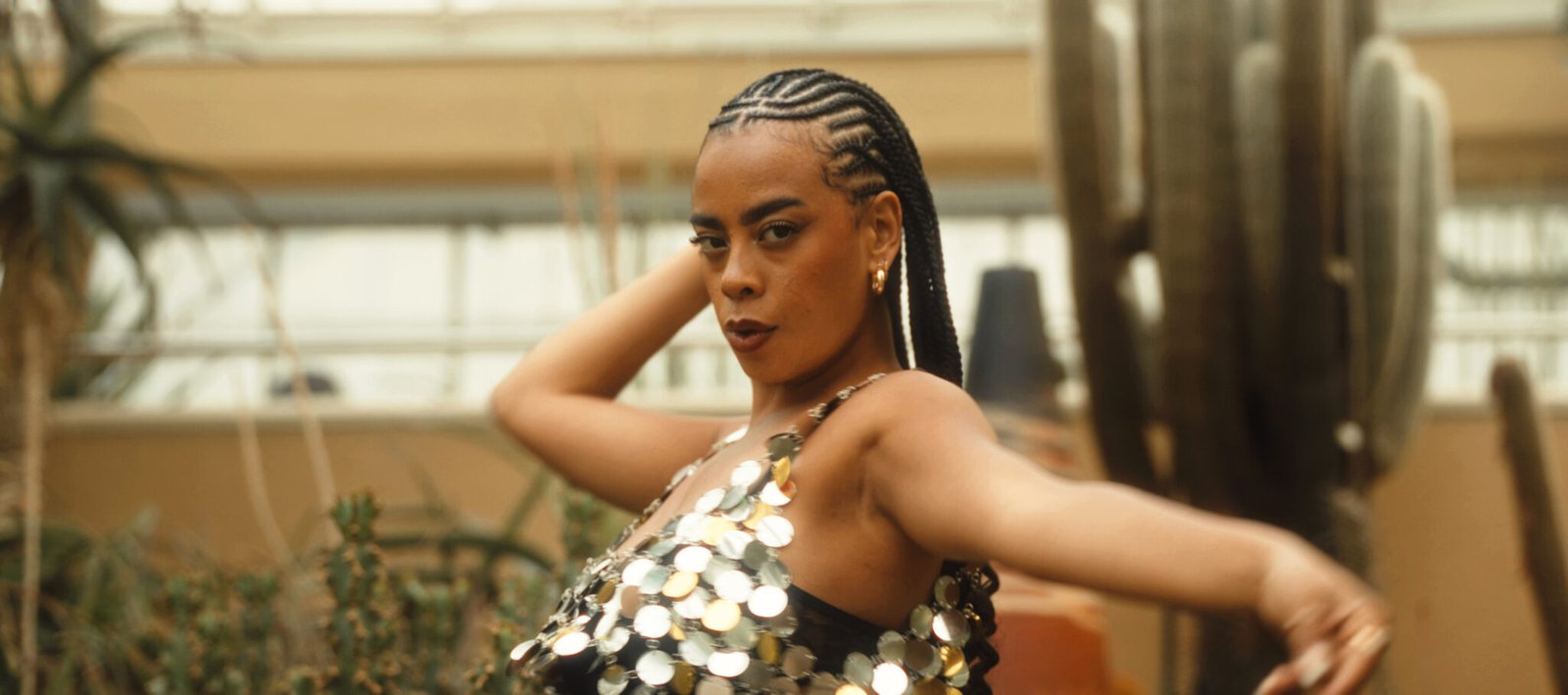 MONTAGE 2.00_02_08_24.Still018